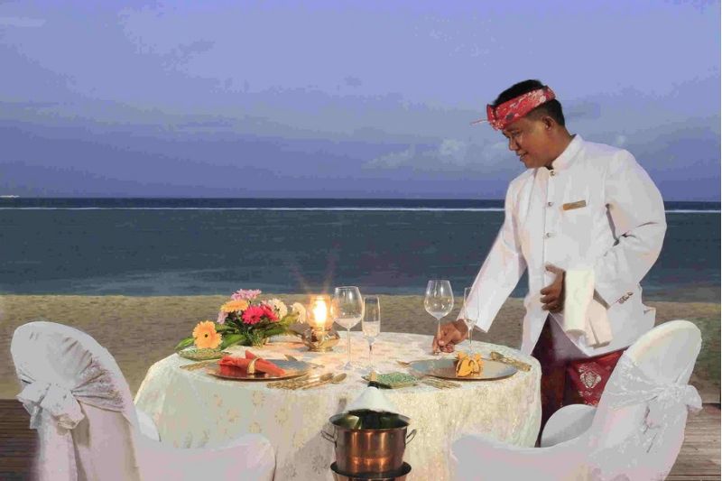 NUSA DUA BEACH HOTEL & SPA