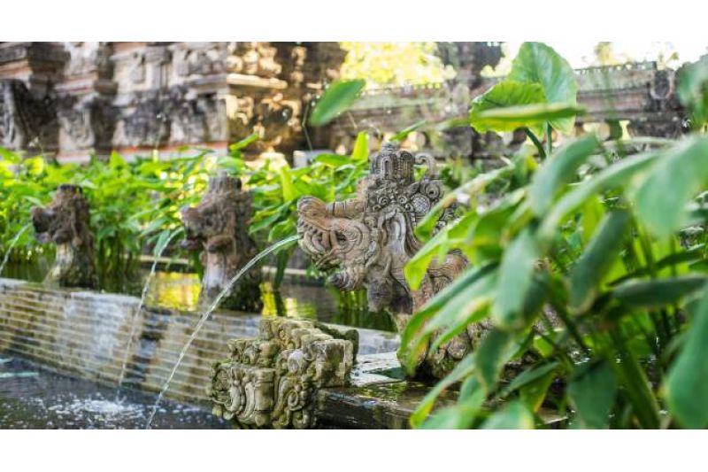 NUSA DUA BEACH HOTEL & SPA