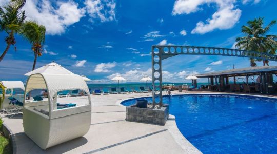 COCO DE MER & BLACK PARROT SUITES