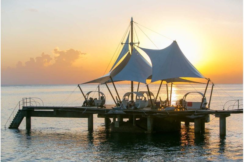 COCO DE MER & BLACK PARROT SUITES