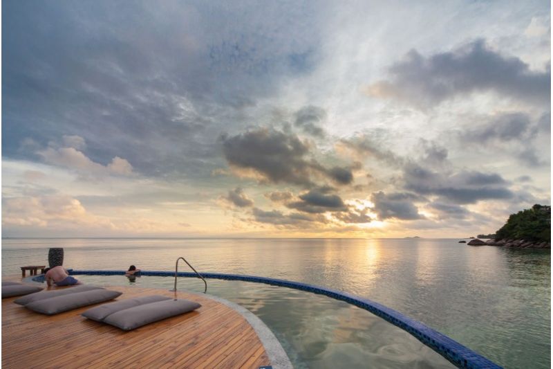 COCO DE MER & BLACK PARROT SUITES