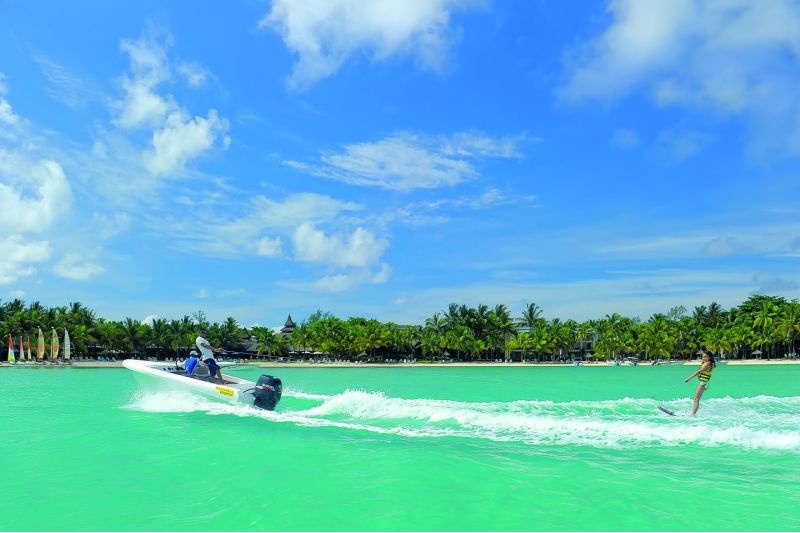 SHANDRANI BEACHCOMBER RESORT & SPA