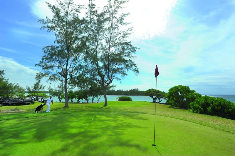 SHANDRANI BEACHCOMBER RESORT & SPA