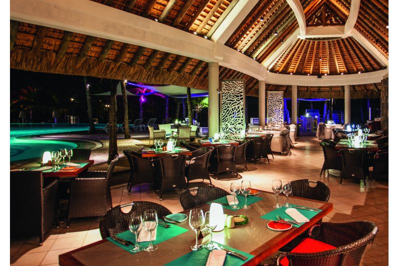 SHANDRANI BEACHCOMBER RESORT & SPA