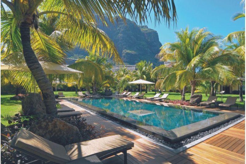 DINAROBIN BEACHCOMBER GOLF & SPA