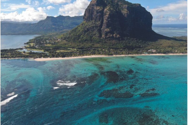 DINAROBIN BEACHCOMBER GOLF & SPA