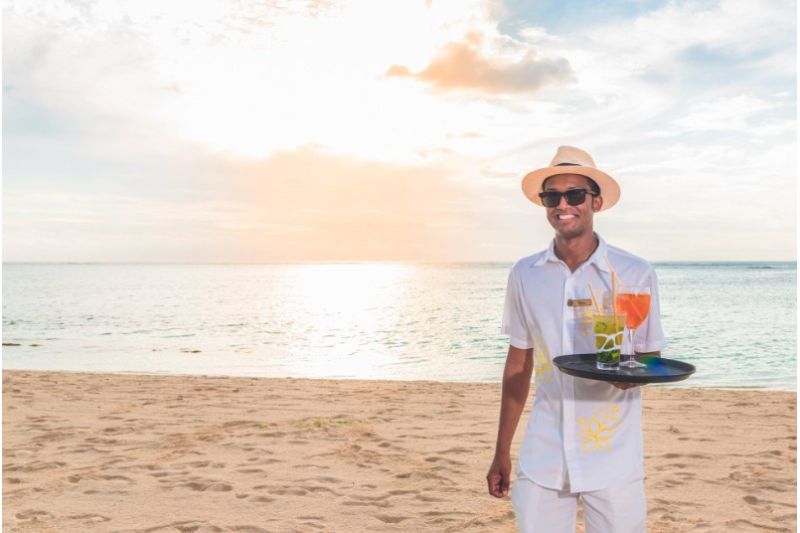 DINAROBIN BEACHCOMBER GOLF & SPA