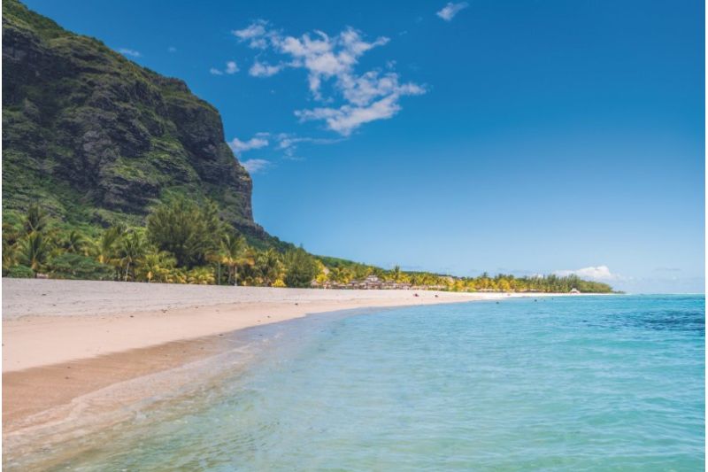 DINAROBIN BEACHCOMBER GOLF & SPA