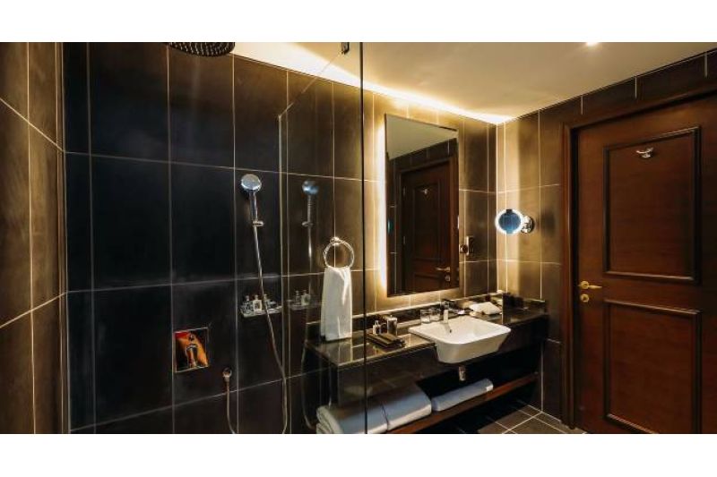 DUKES DUBAI, A ROYAL HIDEAWAY HOTEL