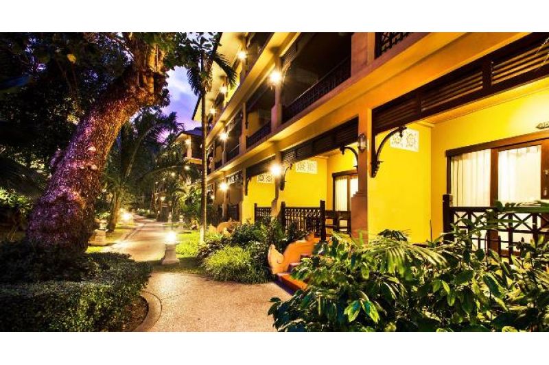 THE FAIR HOUSE BEACH RESORT HOTEL