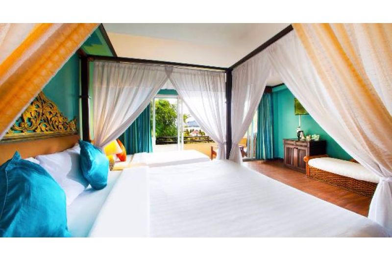 THE FAIR HOUSE BEACH RESORT HOTEL