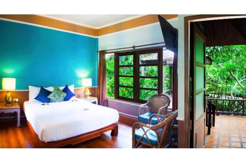 THE FAIR HOUSE BEACH RESORT HOTEL