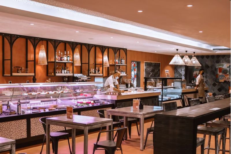 RADISSON BLU AZURI RESORT  &  SPA