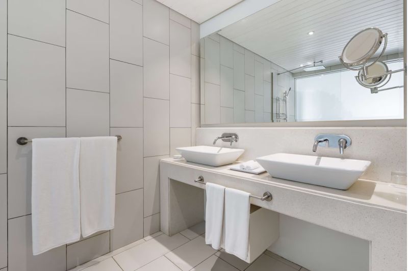 RADISSON BLU AZURI RESORT  &  SPA