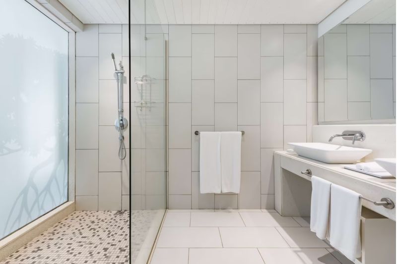 RADISSON BLU AZURI RESORT  &  SPA