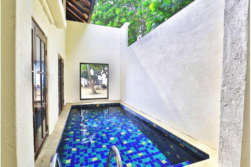 HIBISCUS BEACH HOTEL