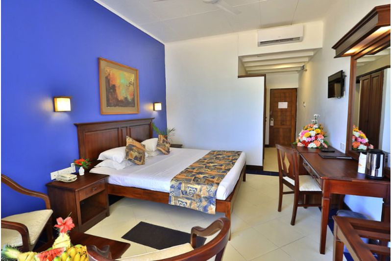 HIBISCUS BEACH HOTEL