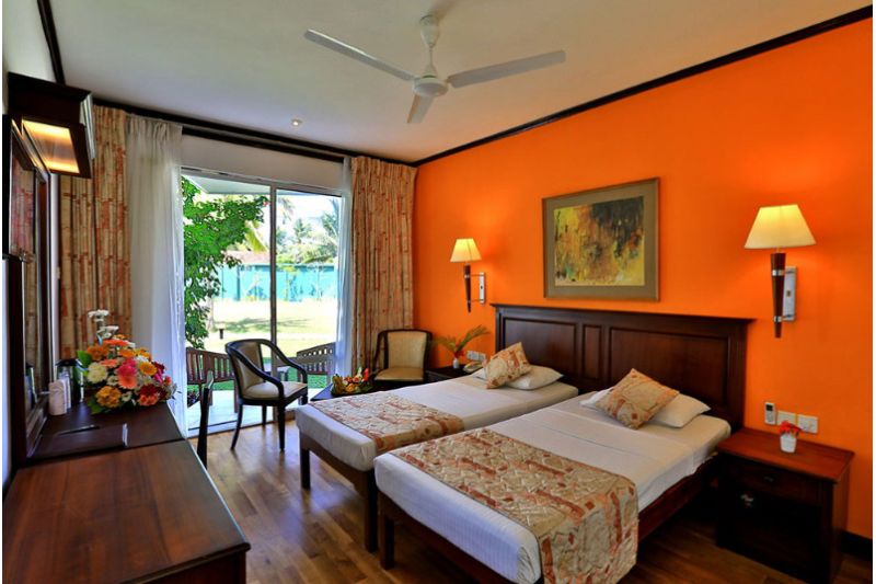 HIBISCUS BEACH HOTEL