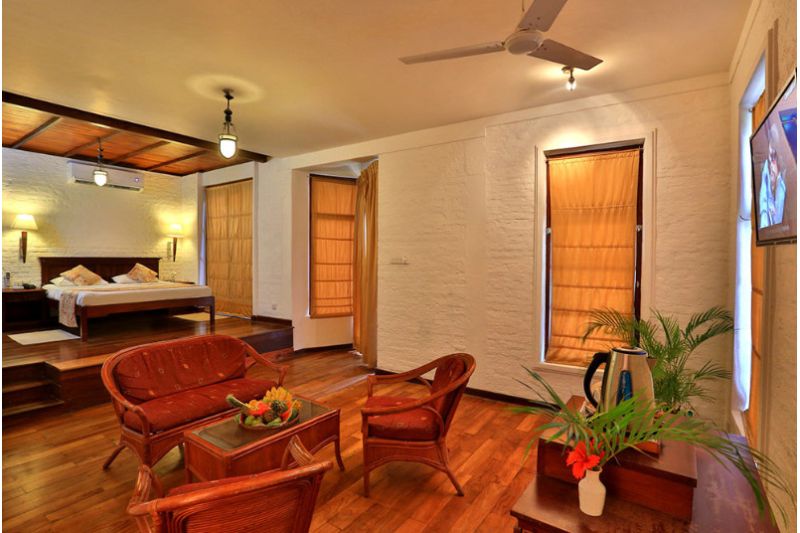 HIBISCUS BEACH HOTEL