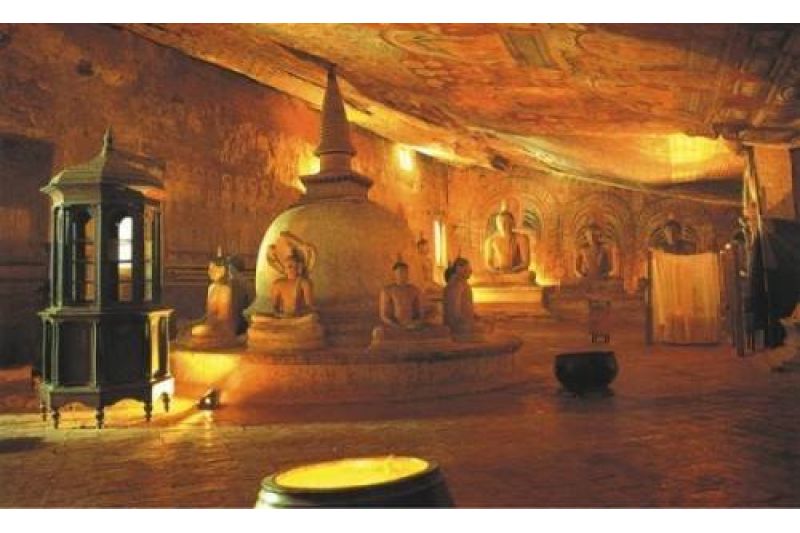 POZNÁVACÍ ZÁJEZD - OKRUH SRÍ LANKOU 5 NOCÍ + POBYT 3 NOCI + POBYT MALEDIVY 4 NOCI