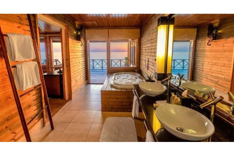 KOMANDOO ISLAND RESORT & SPA - ADULTS ONLY